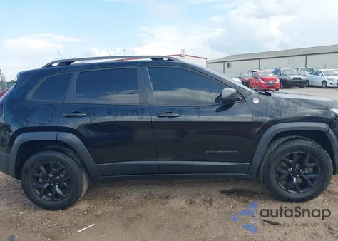 2016 Jeep Cherokee Trailhawk z USA, uszkodzony, nr VIN 1C4PJMBS4GW243691